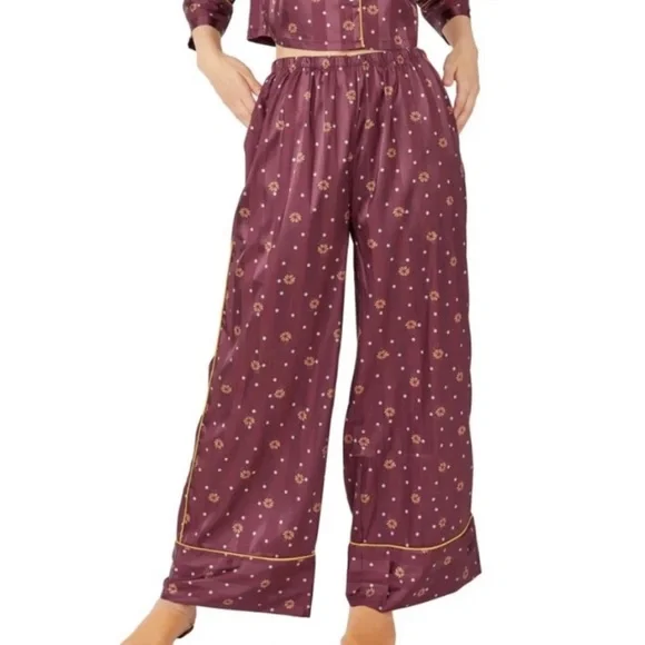 💗Free People. Pajama party print Set Intimates and sleepwear. Color: wine combo